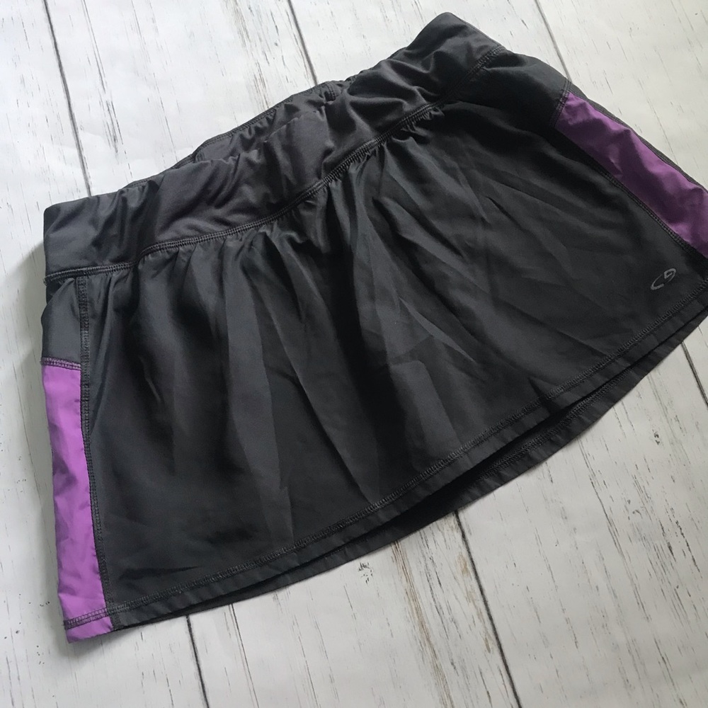 Champion Women’s exercise skirt with shorts